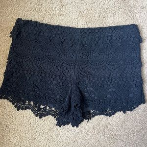 Medium black lace woman’s shorts